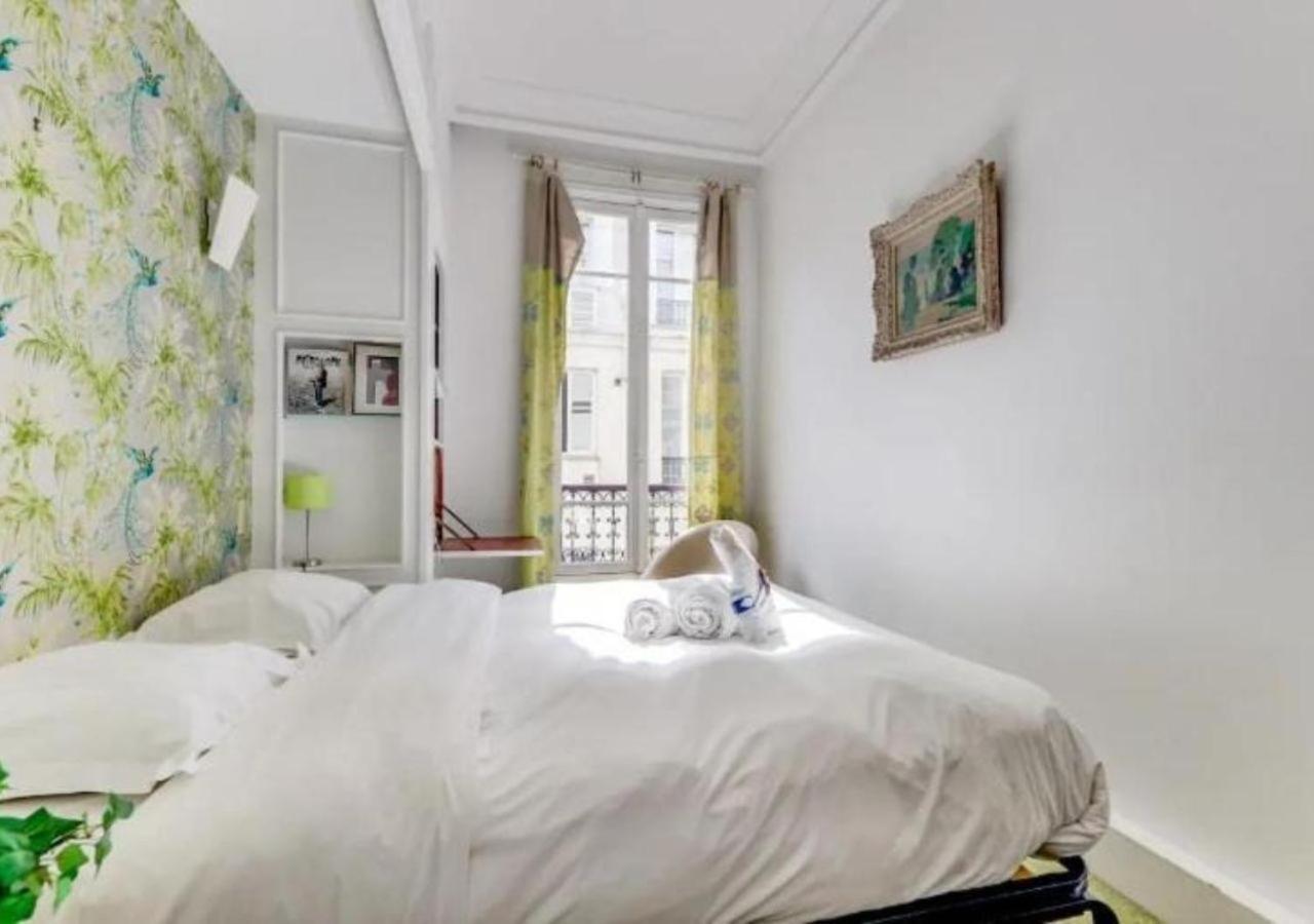 Appartement Le Dahlia - Charme Parisien - Champs-elysees *